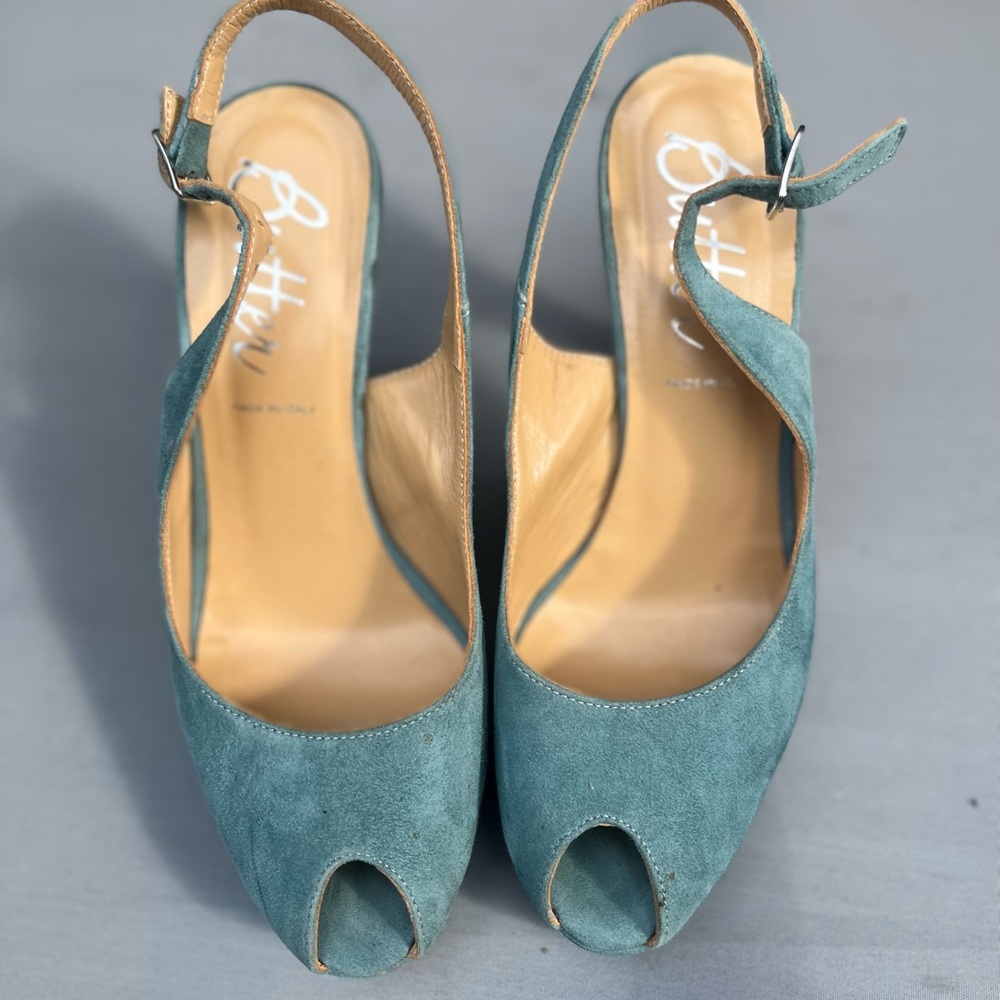 Size 7 Butter Heels